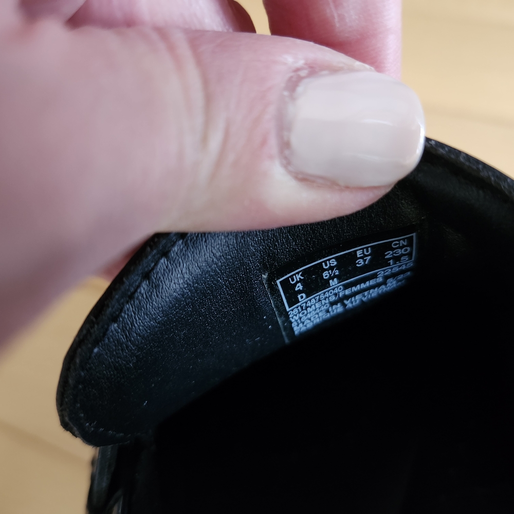 Clarks Black Platform Loafers with Fringe - Picture 7 of 9